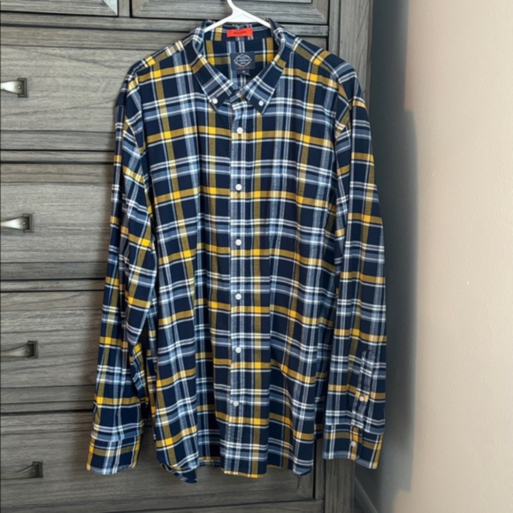 St. John's Bay Men's Navy and Yellow Plaid Easy Care Comfort Fit Unisex Shirt